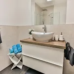 Elegant In With Terrace