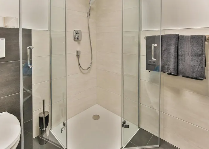 Elegant In With Terrace