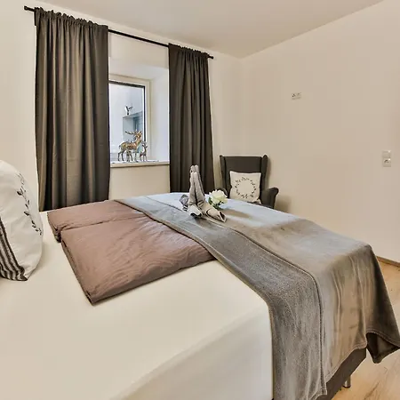 Elegant In With Terrace *